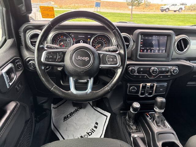 Used 2021 Jeep Gladiator Overland AWD/4WD image 13