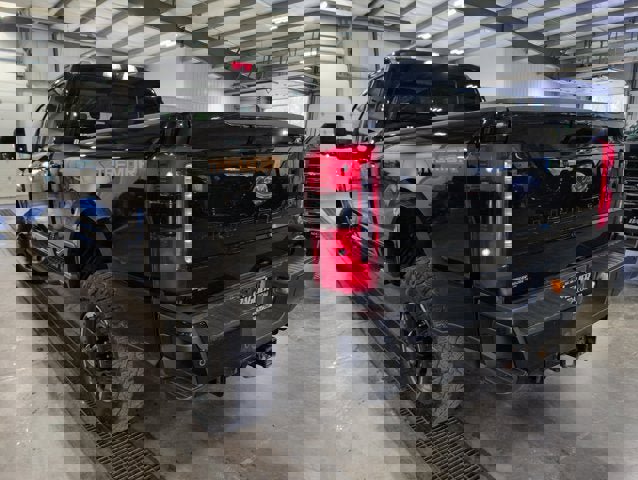 Used 2023 Ford F250 Lariat w/ Lariat Ultimate Package AWD/4WD image 4