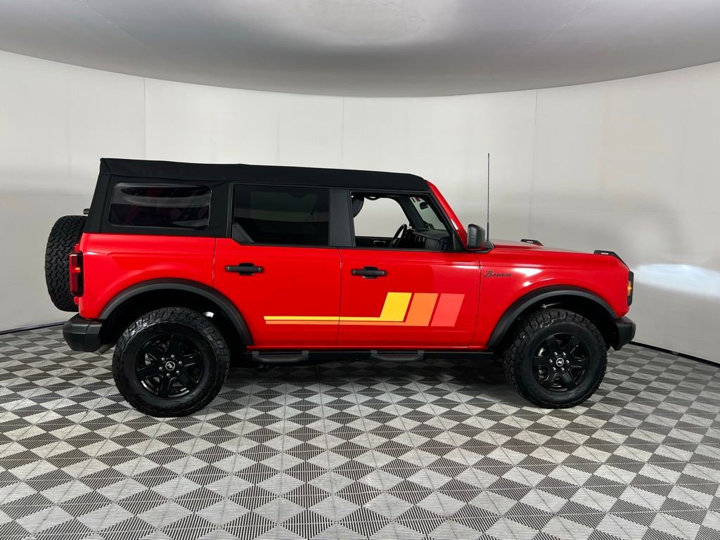 Used 2024 Ford Bronco Black Diamond image 8