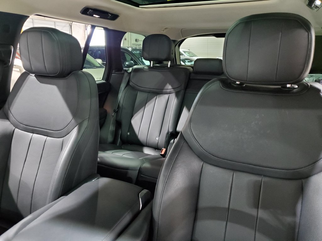Used 2024 Land Rover Range Rover SE AWD/4WD image 42