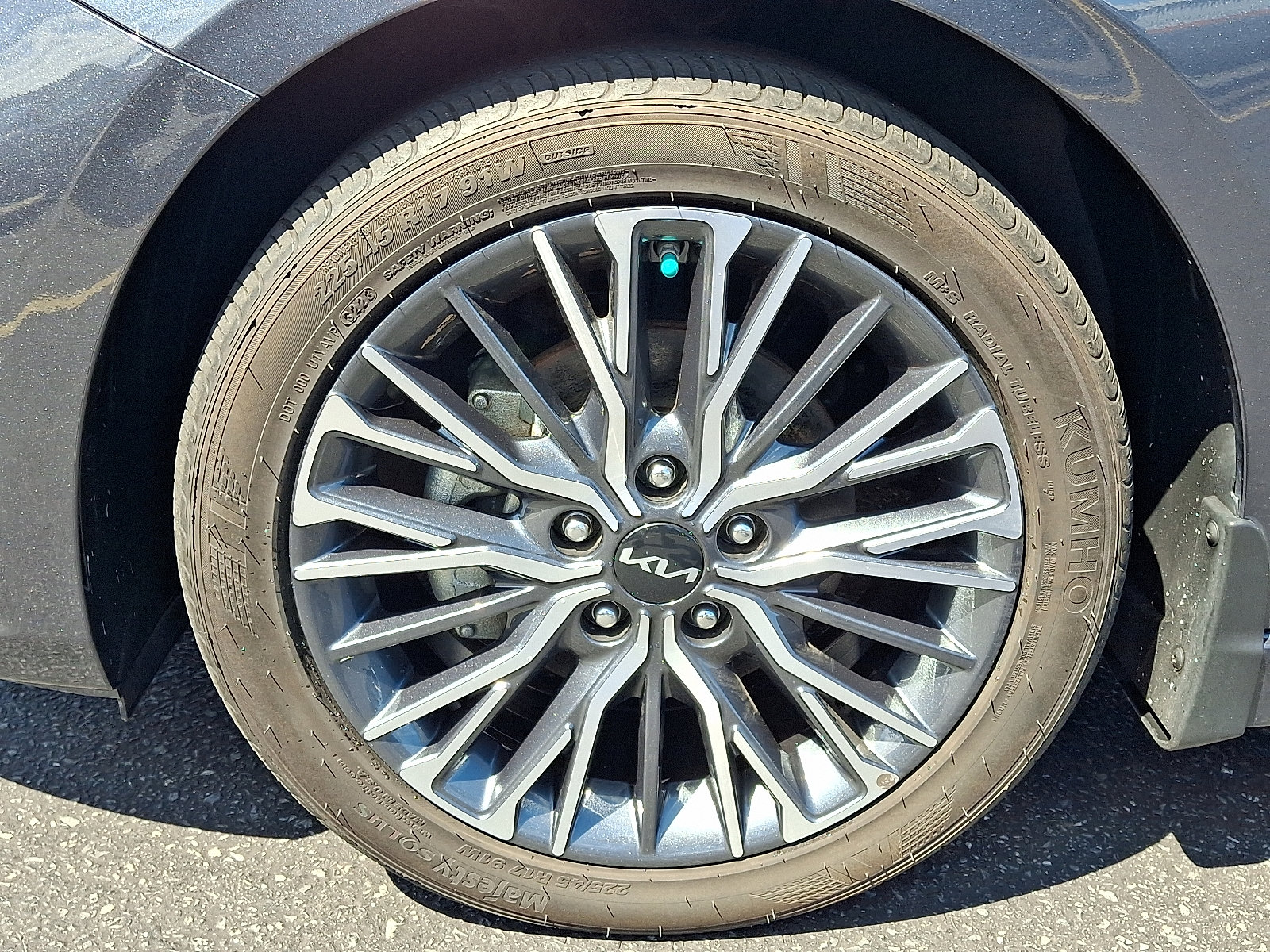 Used 2023 Kia Forte GT-Line w/ GT-Line Technology Package FWD image 9