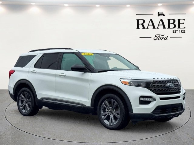 Used 2024 Ford Explorer XLT w/ Equipment Group 202A AWD/4WD image 1