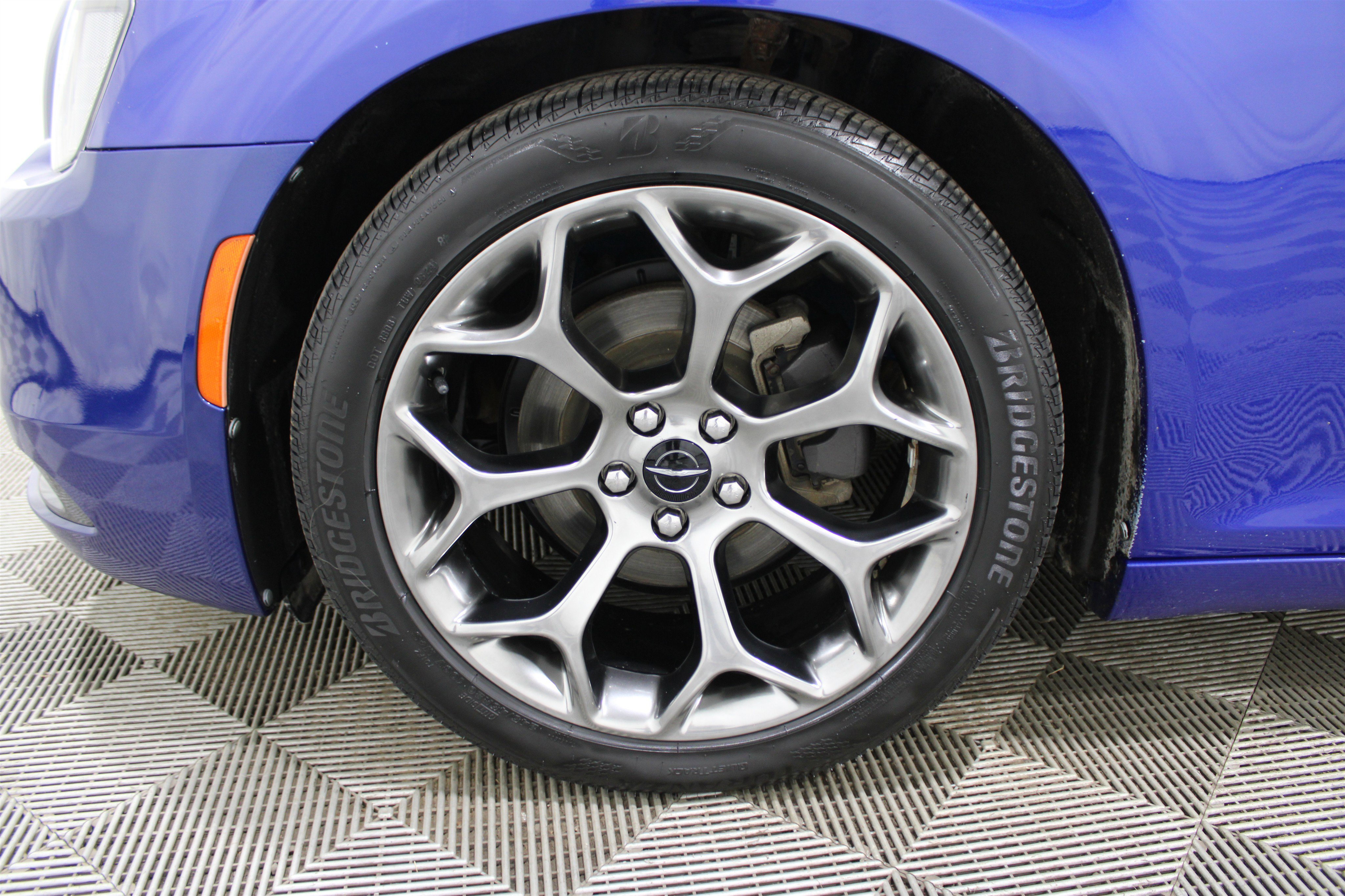 Used 2018 Chrysler 300 Touring w/ Sport Appearance Package image 36