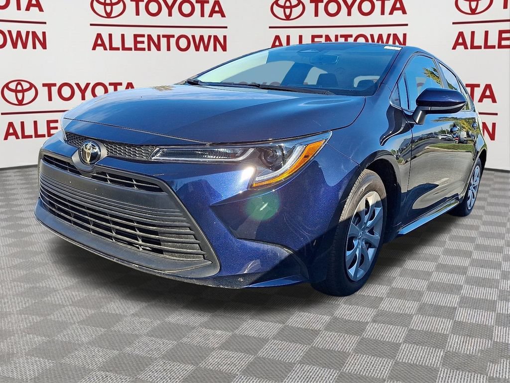 Used 2026 Toyota Corolla LE FWD image 3
