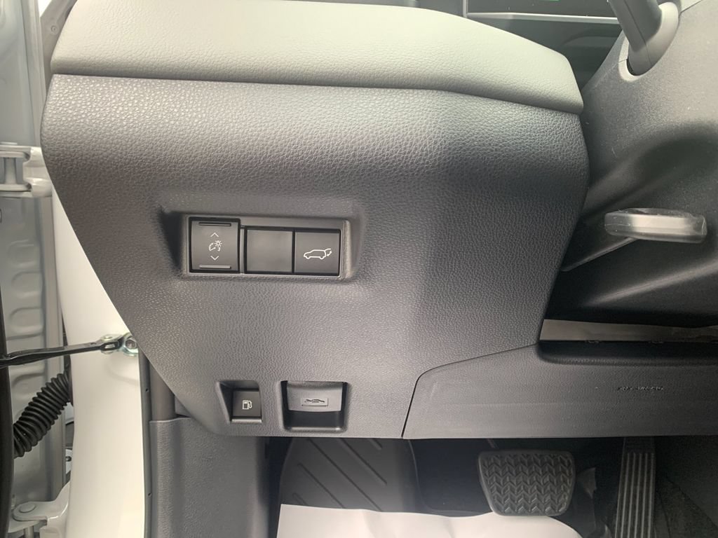 New 2026 Toyota RAV4 SE w/ Convenience Package AWD/4WD image 30