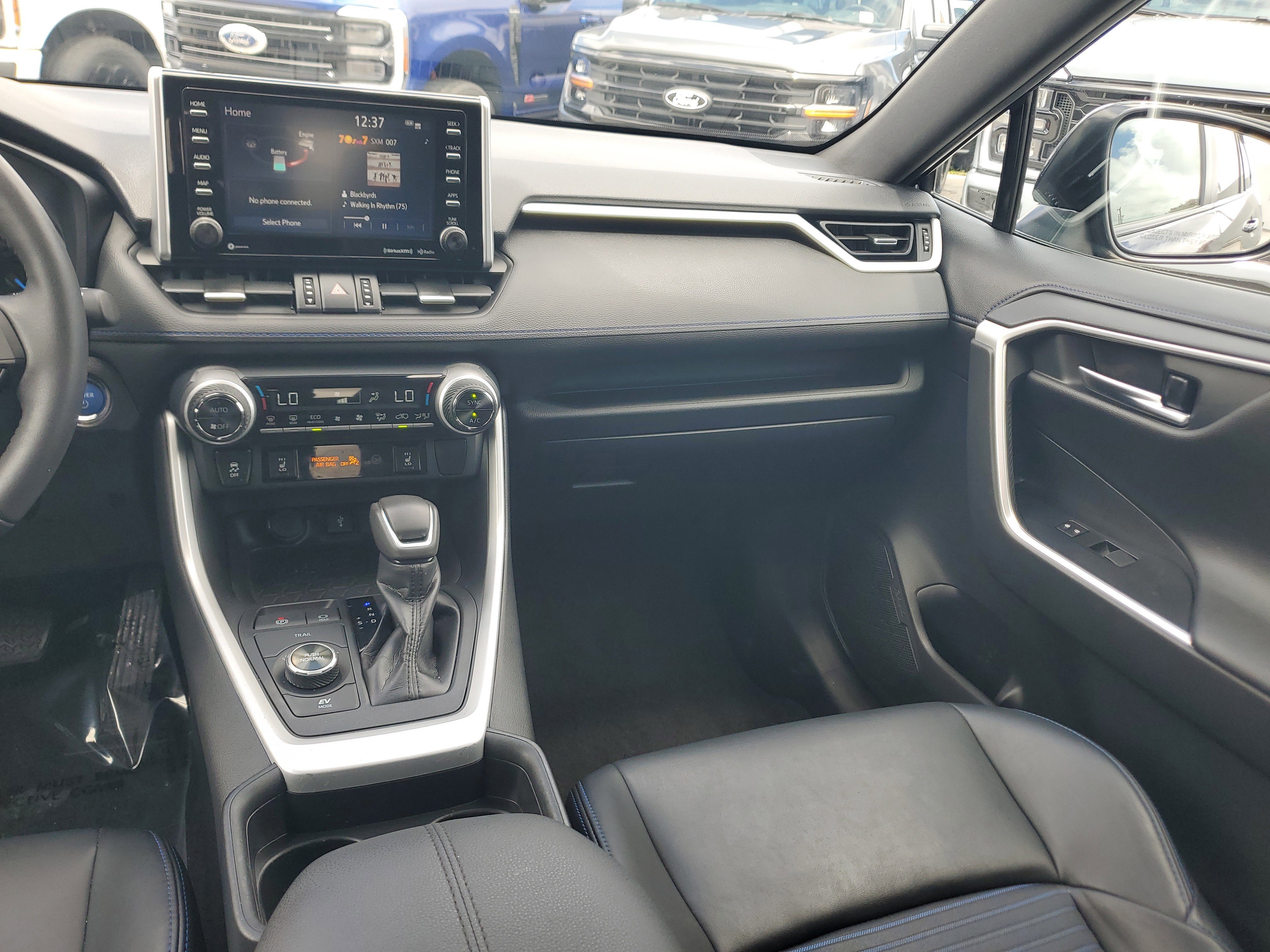 Used 2020 Toyota RAV4 XSE w/ XSE Grade Weather Package AWD/4WD image 18