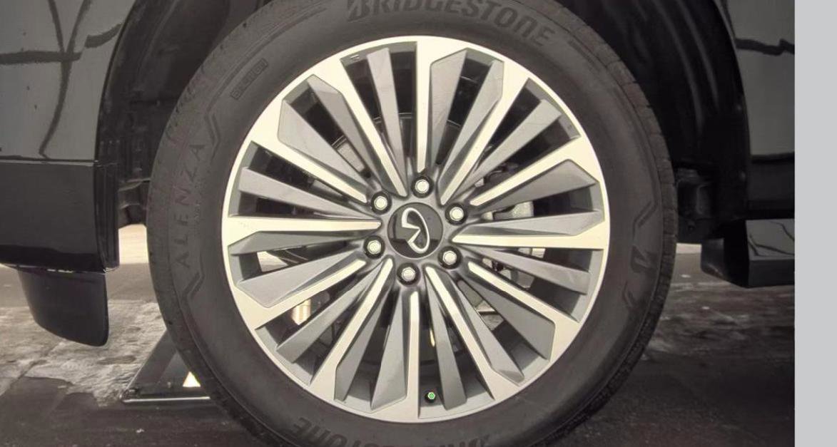 Certified 2025 INFINITI QX80 Luxe image 16