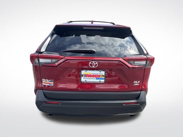 Used 2022 Toyota RAV4 XLE image 4