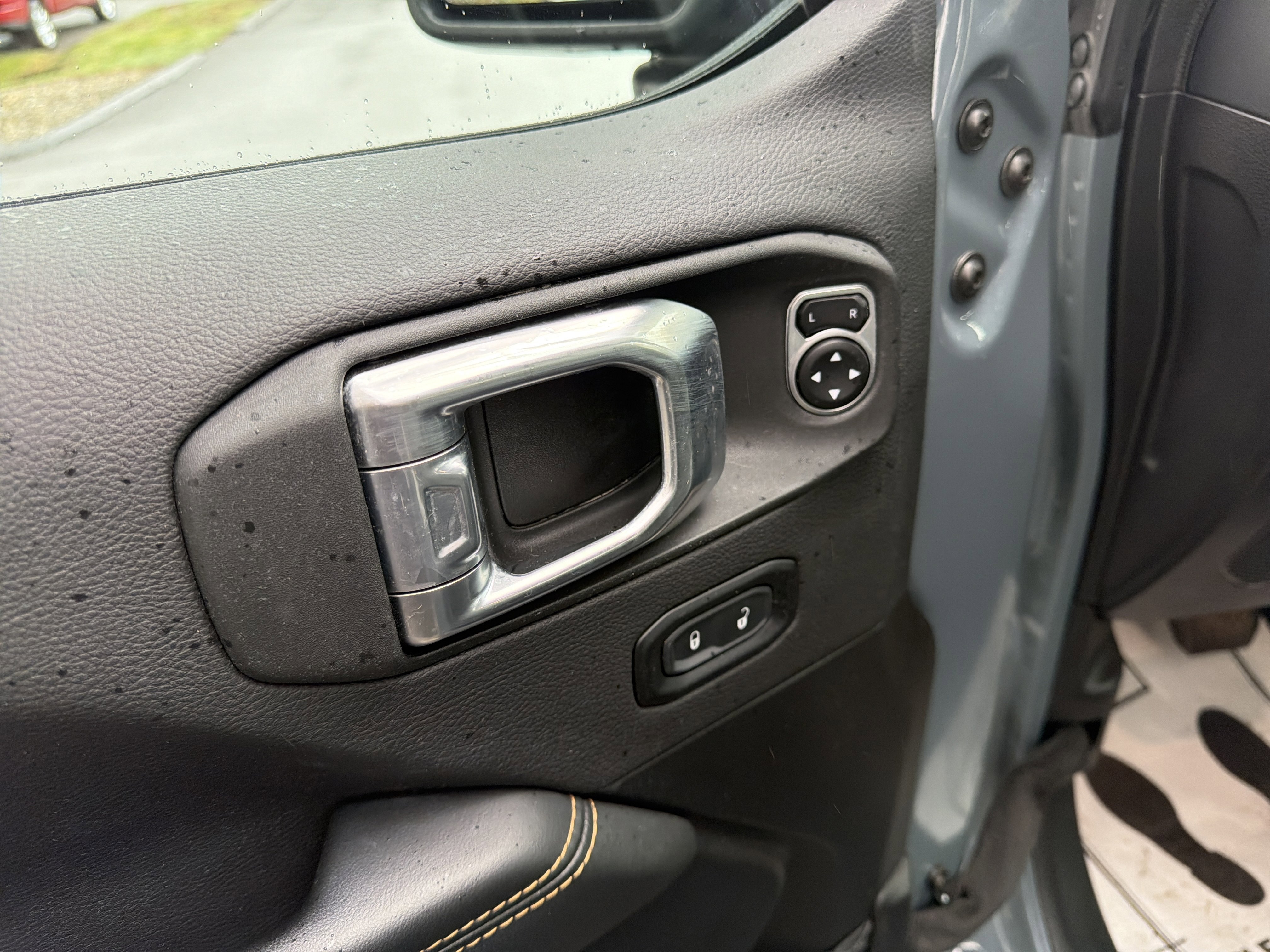 Used 2024 Jeep Wrangler Sahara w/ Technology Group image 16