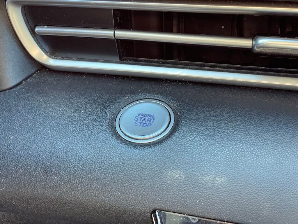 Used 2023 Hyundai Elantra SEL w/ Preferred Accessory Package image 21