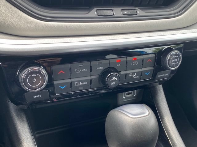 Used 2025 Jeep Compass Limited AWD/4WD image 19