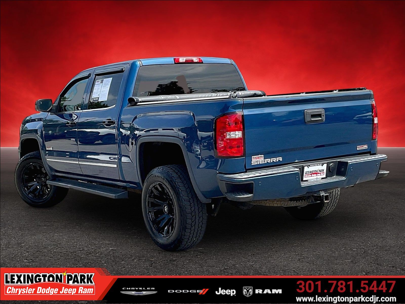 Used 2015 GMC Sierra 1500 SLT w/ All-Terrain Package AWD/4WD image 3