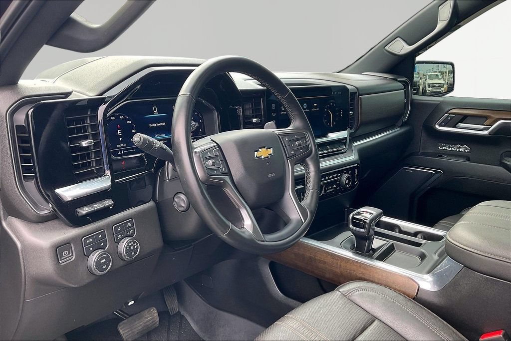 Used 2023 Chevrolet Silverado 1500 High Country w/ High Country Premium Package AWD/4WD image 21