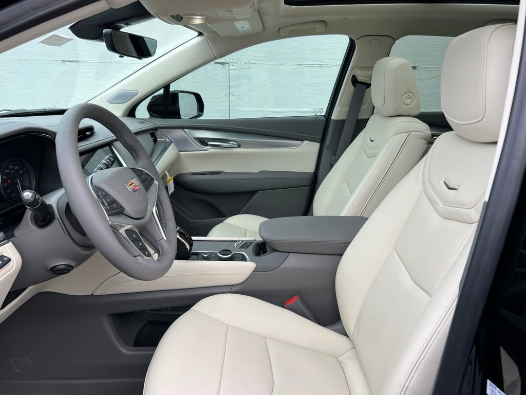 New 2026 Cadillac XT5 Premium Luxury w/ LPO, Floor Liner Package image 9