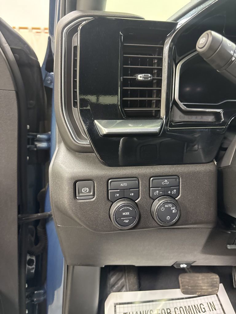 Used 2024 Chevrolet Silverado 1500 LT AWD/4WD image 11