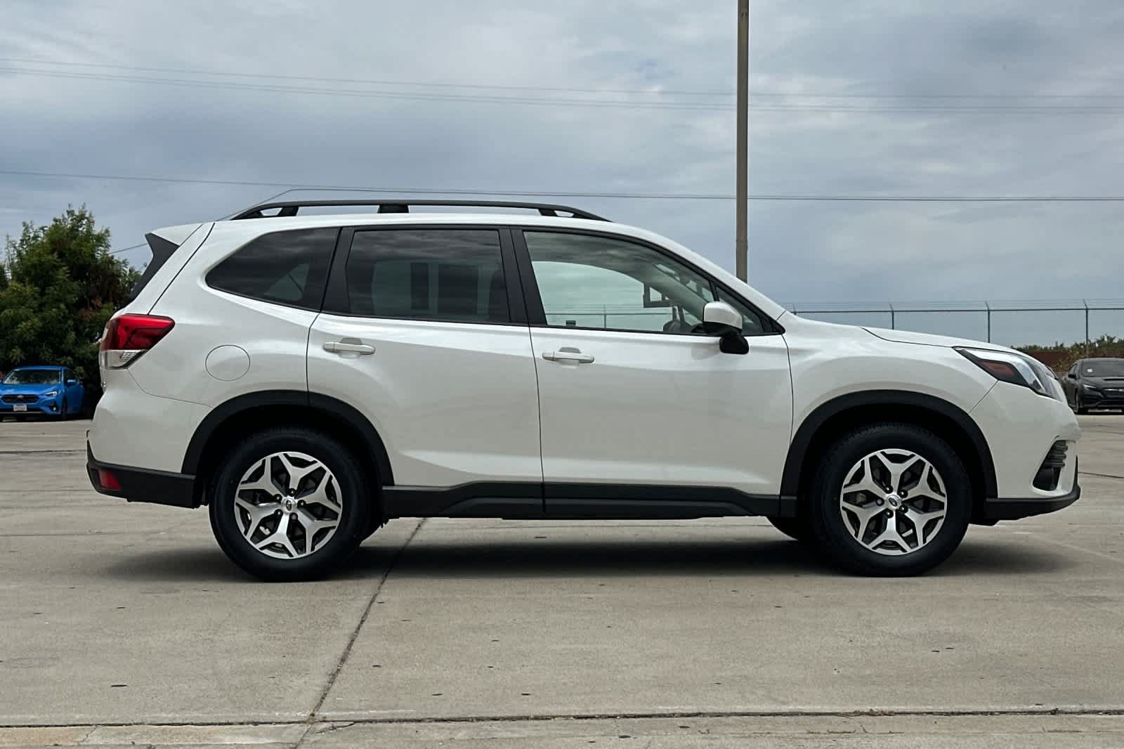 Certified 2023 Subaru Forester Premium AWD/4WD image 2