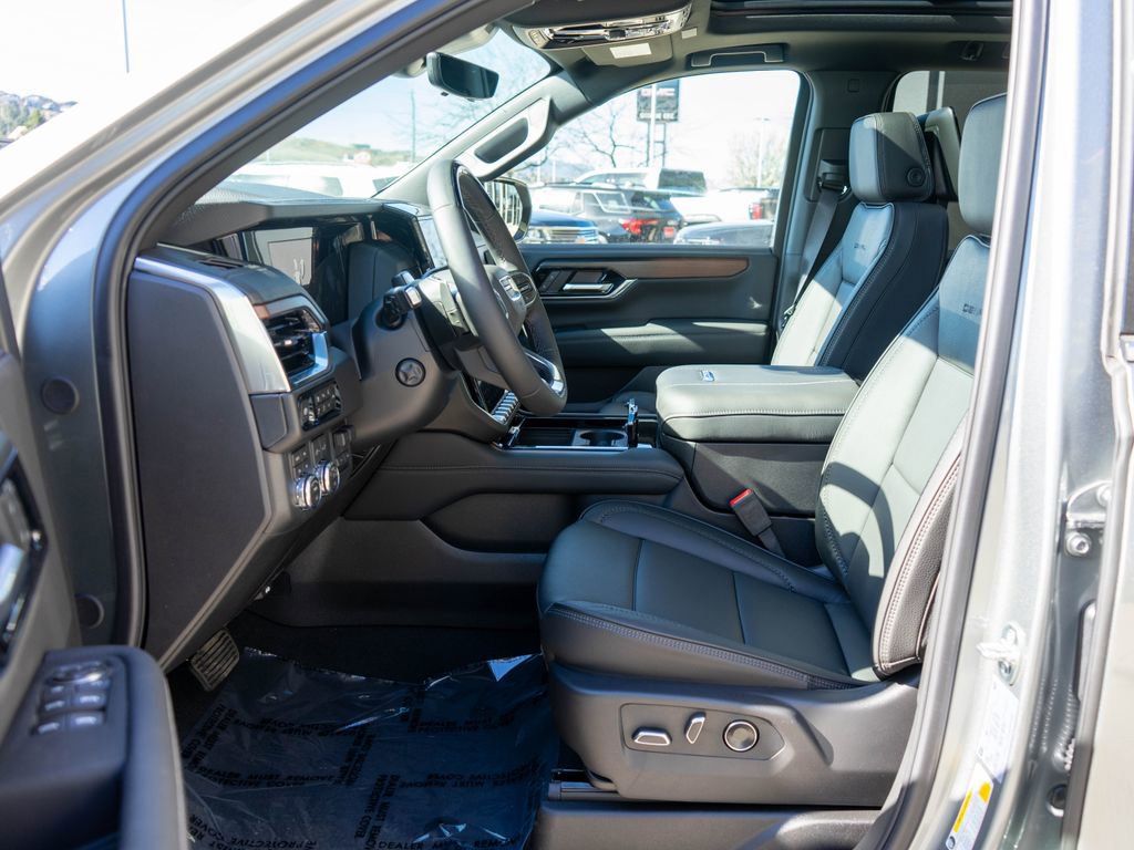 New 2026 GMC Yukon XL Denali w/ Denali Reserve Package image 11