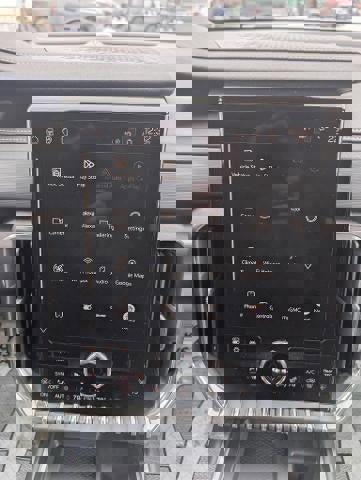 Used 2025 GMC Acadia Elevation image 15