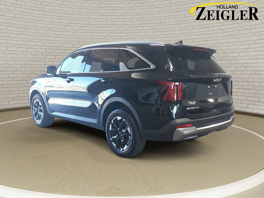 Used 2024 Kia Sorento S AWD/4WD image 7