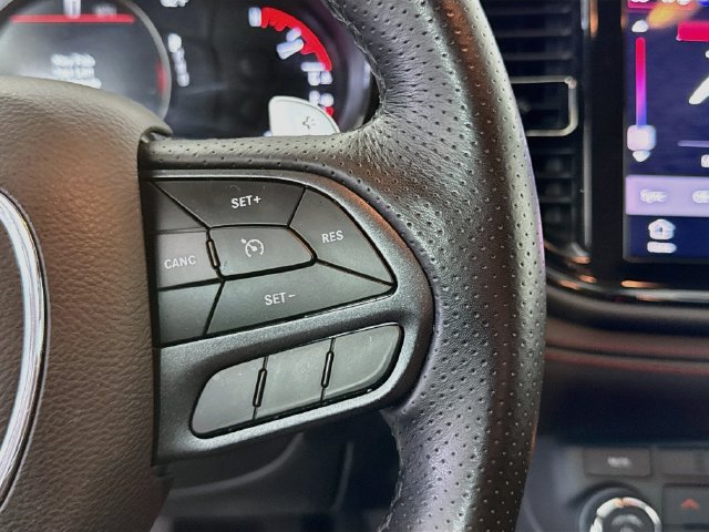 Used 2025 Dodge Durango GT RWD image 14