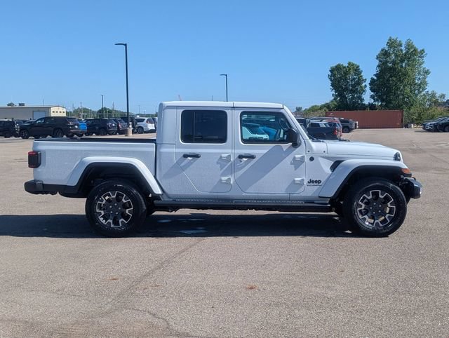 New 2026 Jeep Gladiator Sport AWD/4WD image 2