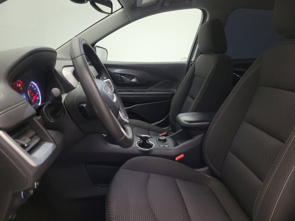Used 2023 GMC Terrain SLE w/ Driver Convenience Package image 17