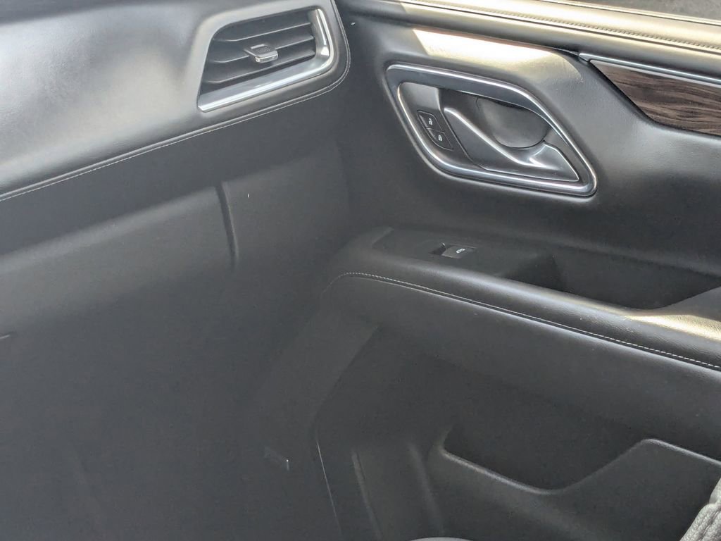 Used 2022 Chevrolet Tahoe LT w/ Luxury Package image 13