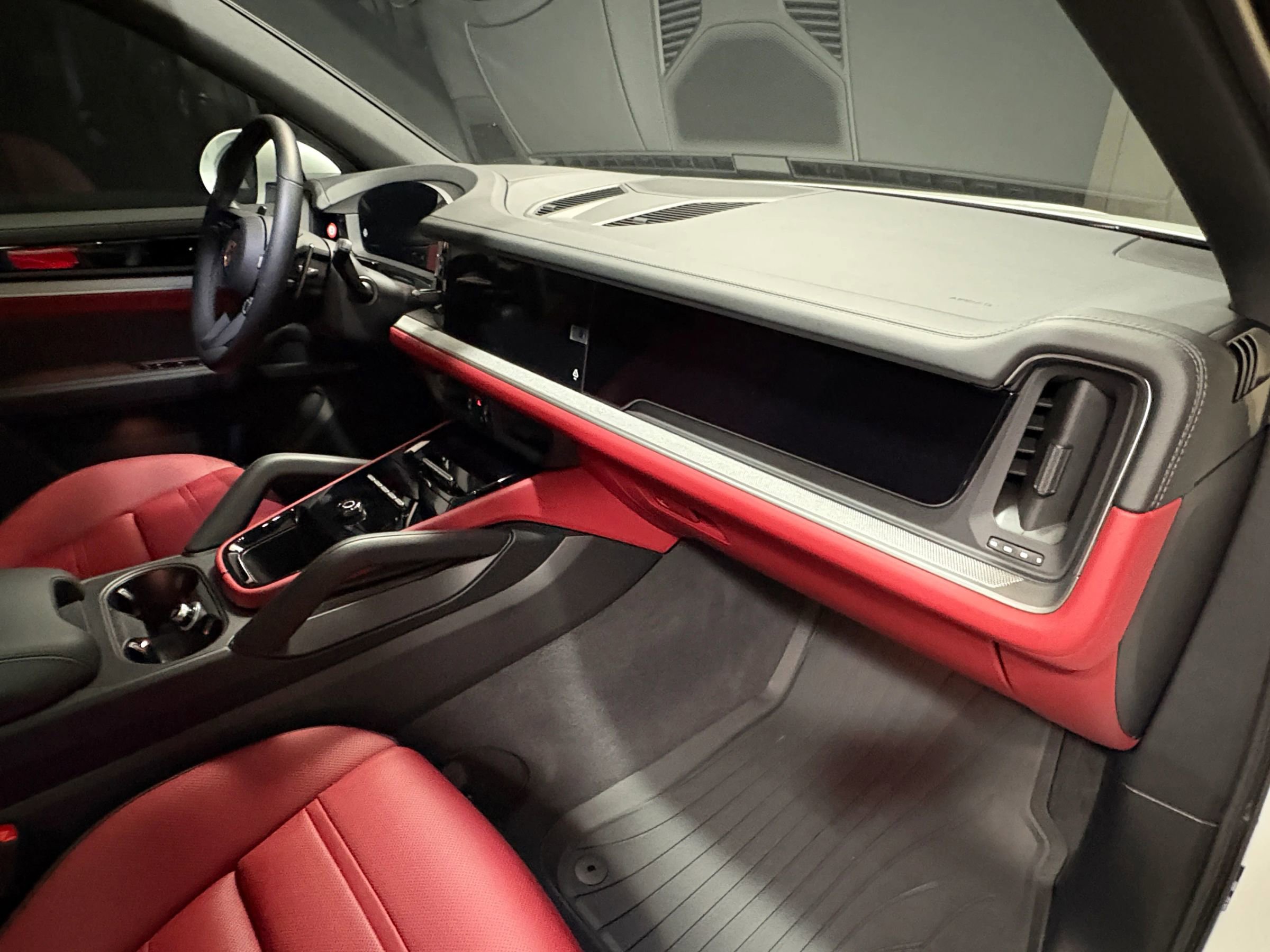 Used 2026 Porsche Cayenne image 10