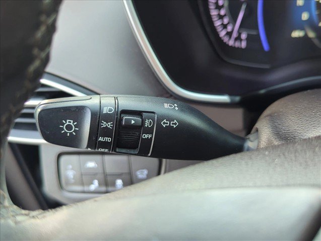 Used 2020 Hyundai Santa Fe SEL FWD image 15