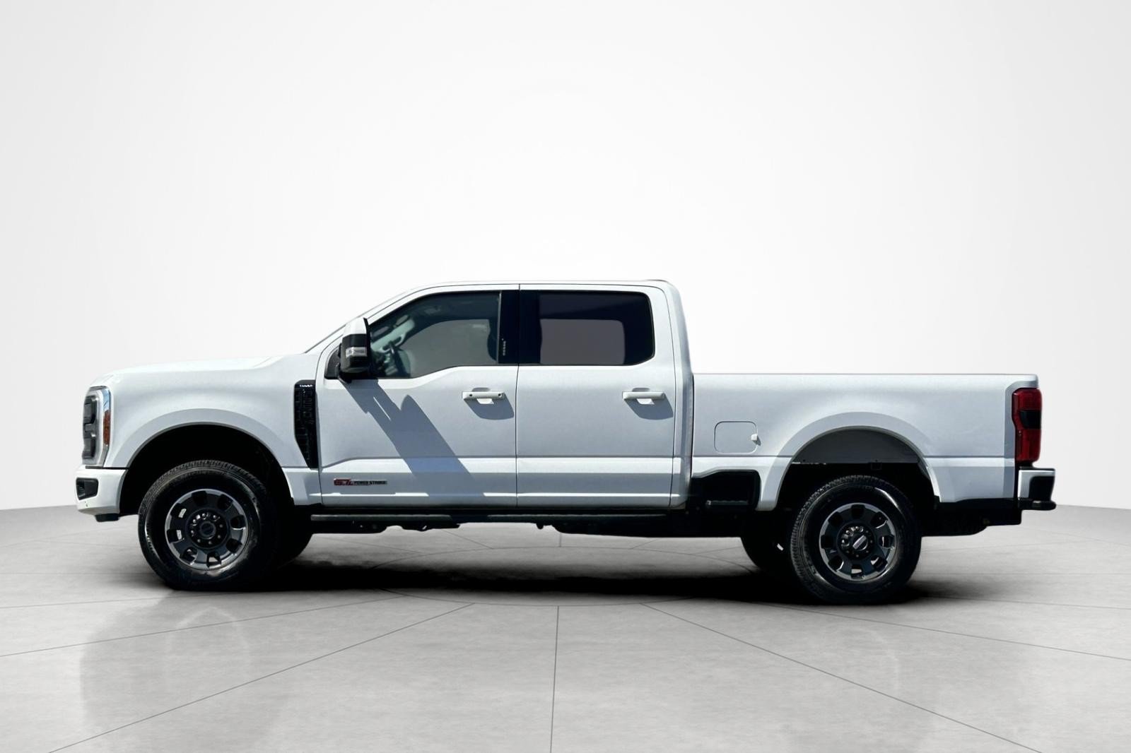 Used 2023 Ford F250 Lariat w/ Lariat Ultimate Package AWD/4WD image 2