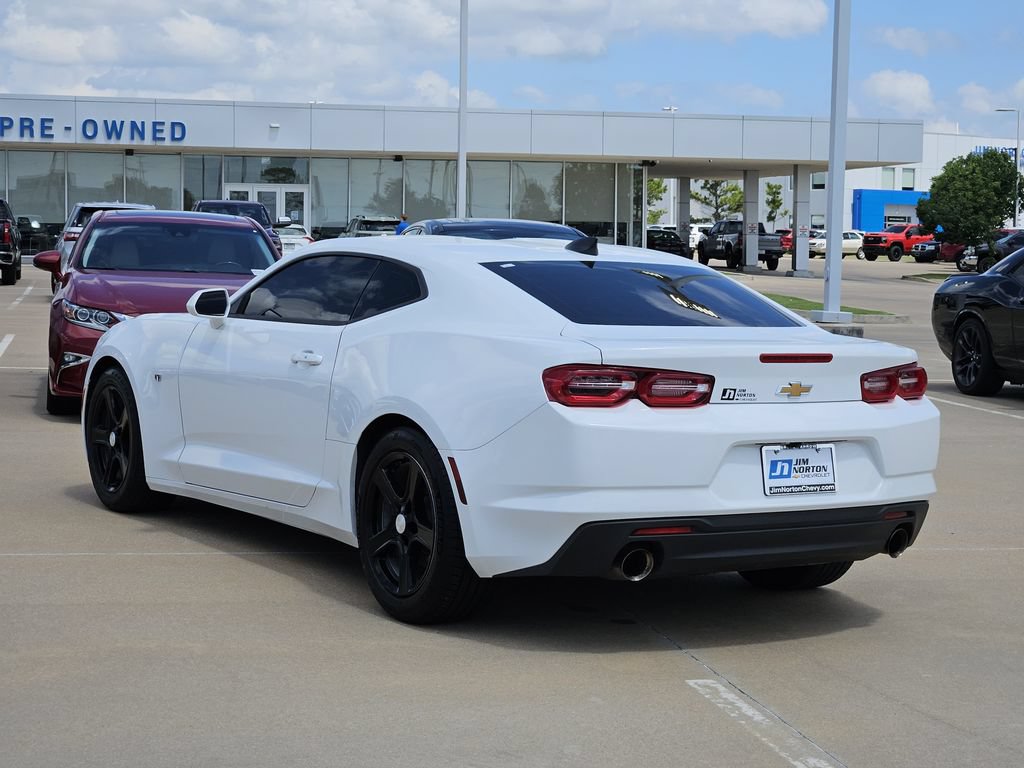 Used 2023 Chevrolet Camaro LT RWD image 5