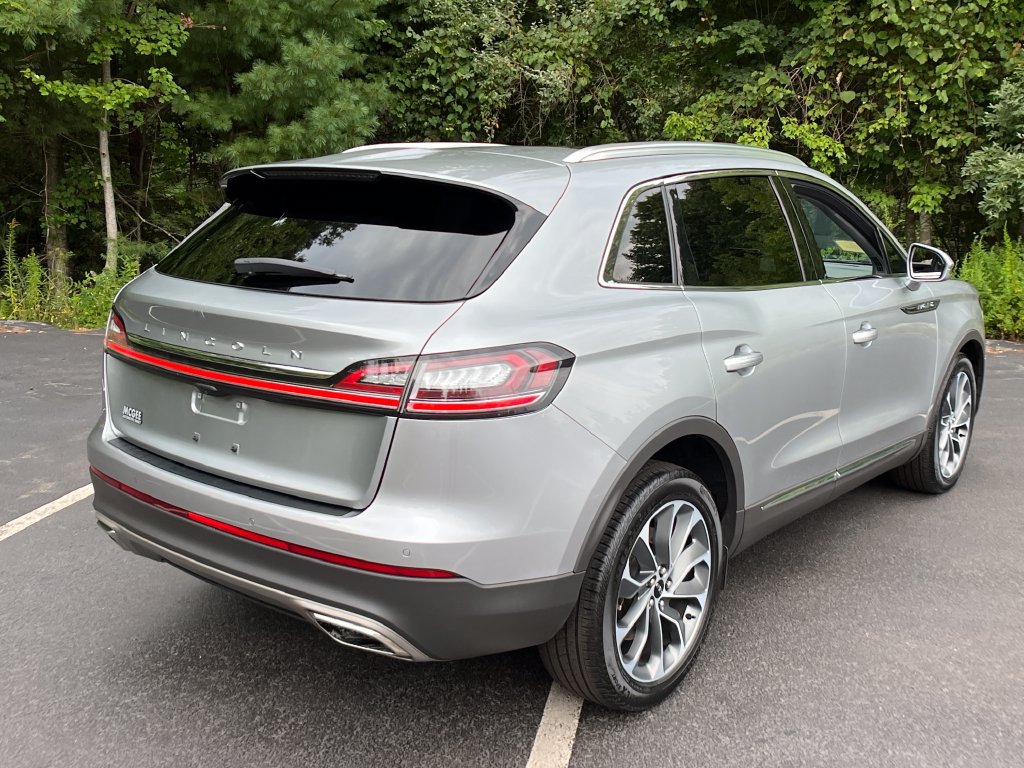 Used 2023 Lincoln Nautilus Reserve AWD/4WD image 5