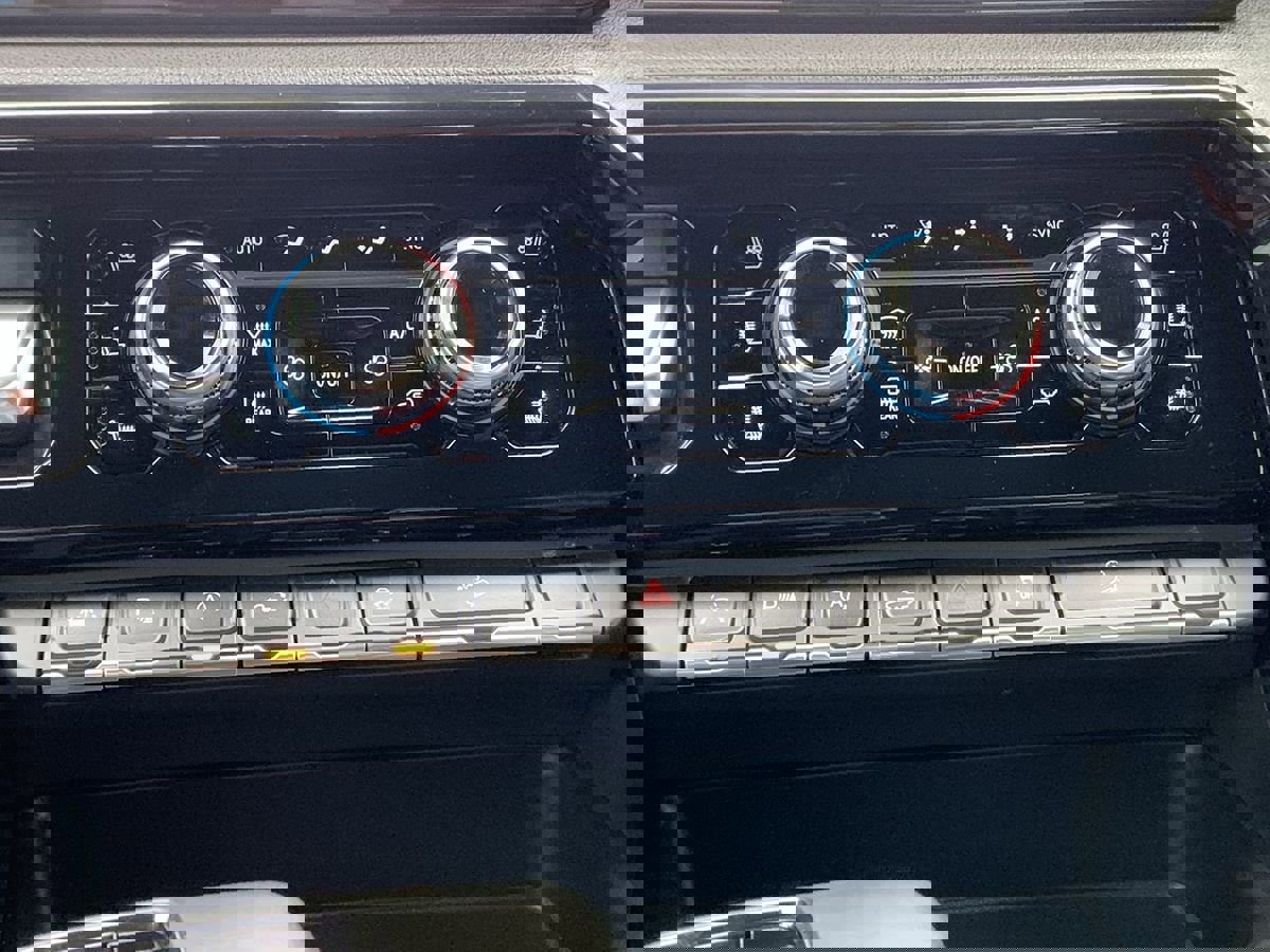 Used 2024 GMC Sierra 1500 AT4 w/ Technology Package image 28