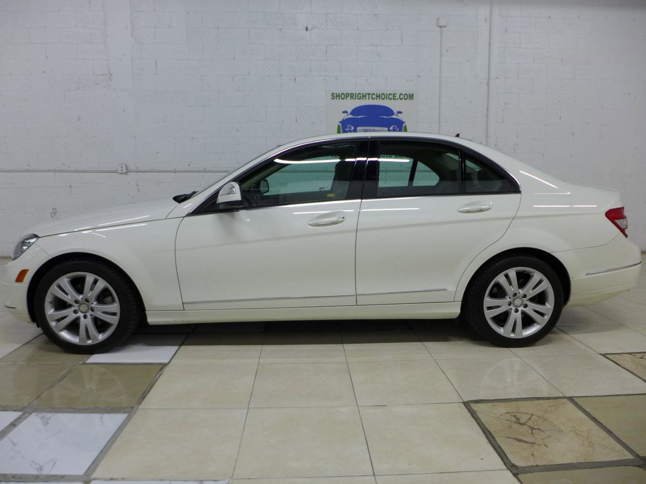 Used 2009 Mercedes-Benz C 300 4MATIC Sedan image 7