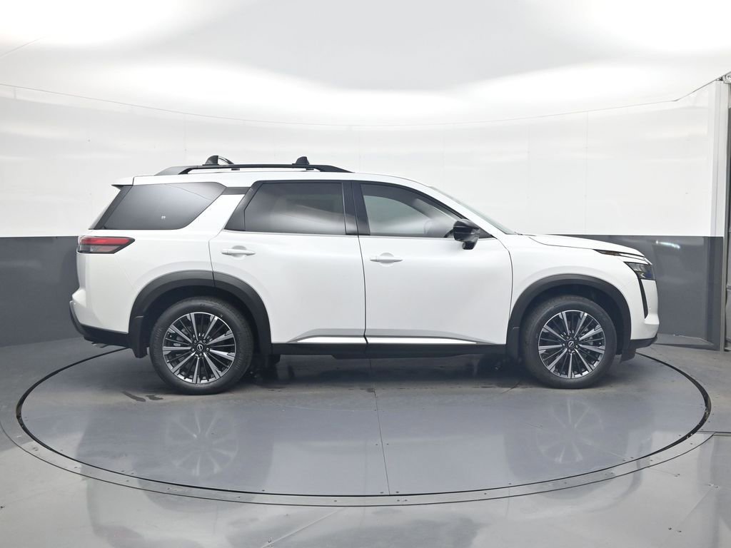 New 2026 Nissan Pathfinder Platinum image 8