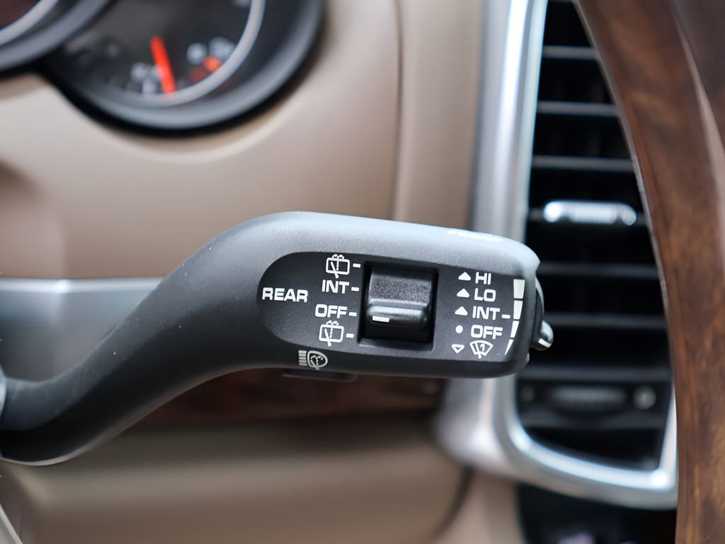 Used 2013 Porsche Cayenne S AWD/4WD image 32