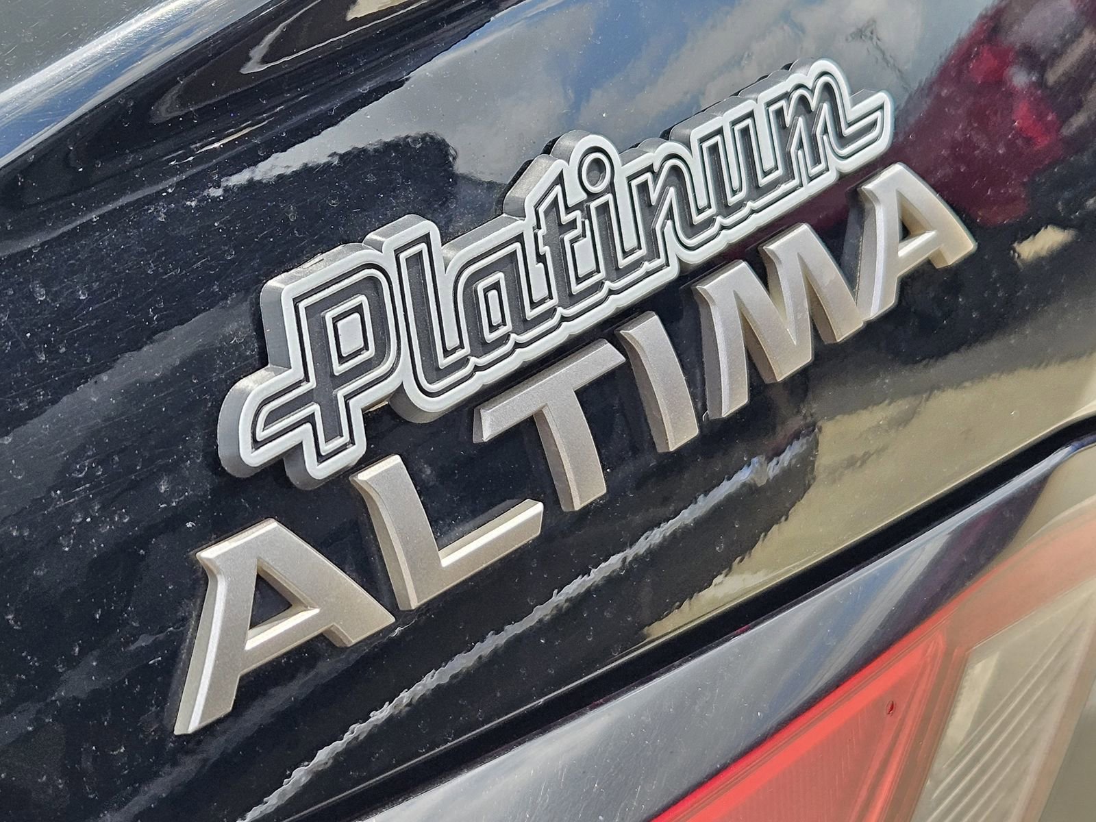 Used 2024 Nissan Altima 2.5 SV FWD image 17