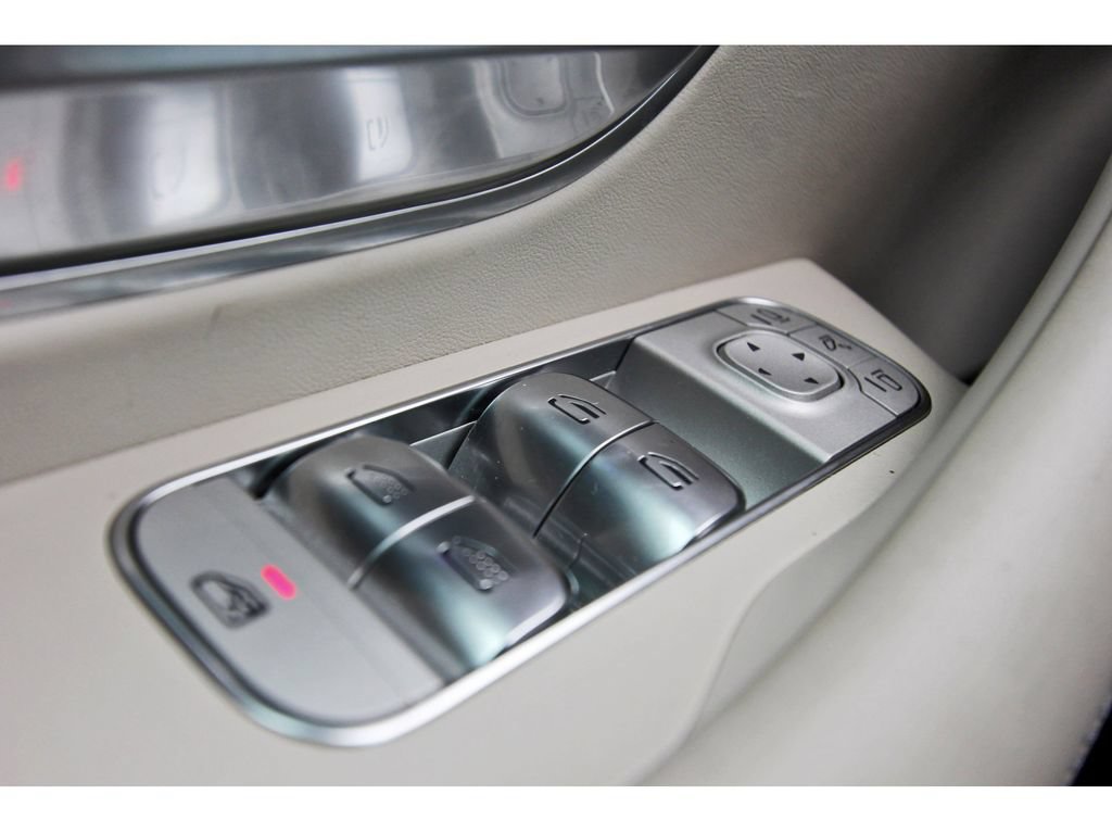 Used 2025 Mercedes-Benz GLS 63 AMG 4MATIC image 17