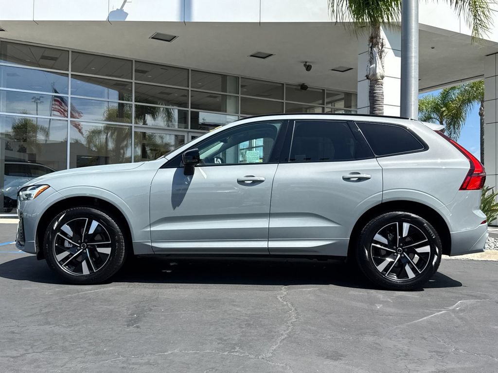 New 2026 Volvo XC60 B5 Core AWD/4WD image 2