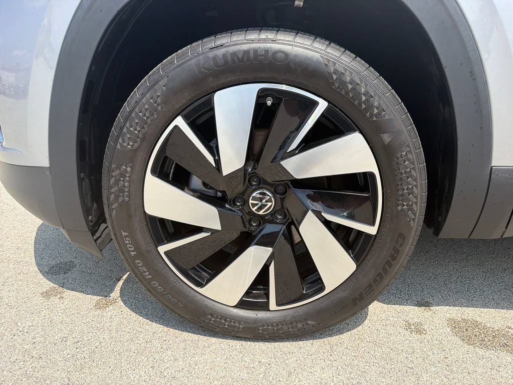 Certified 2024 Volkswagen Atlas Cross Sport SE AWD/4WD image 28
