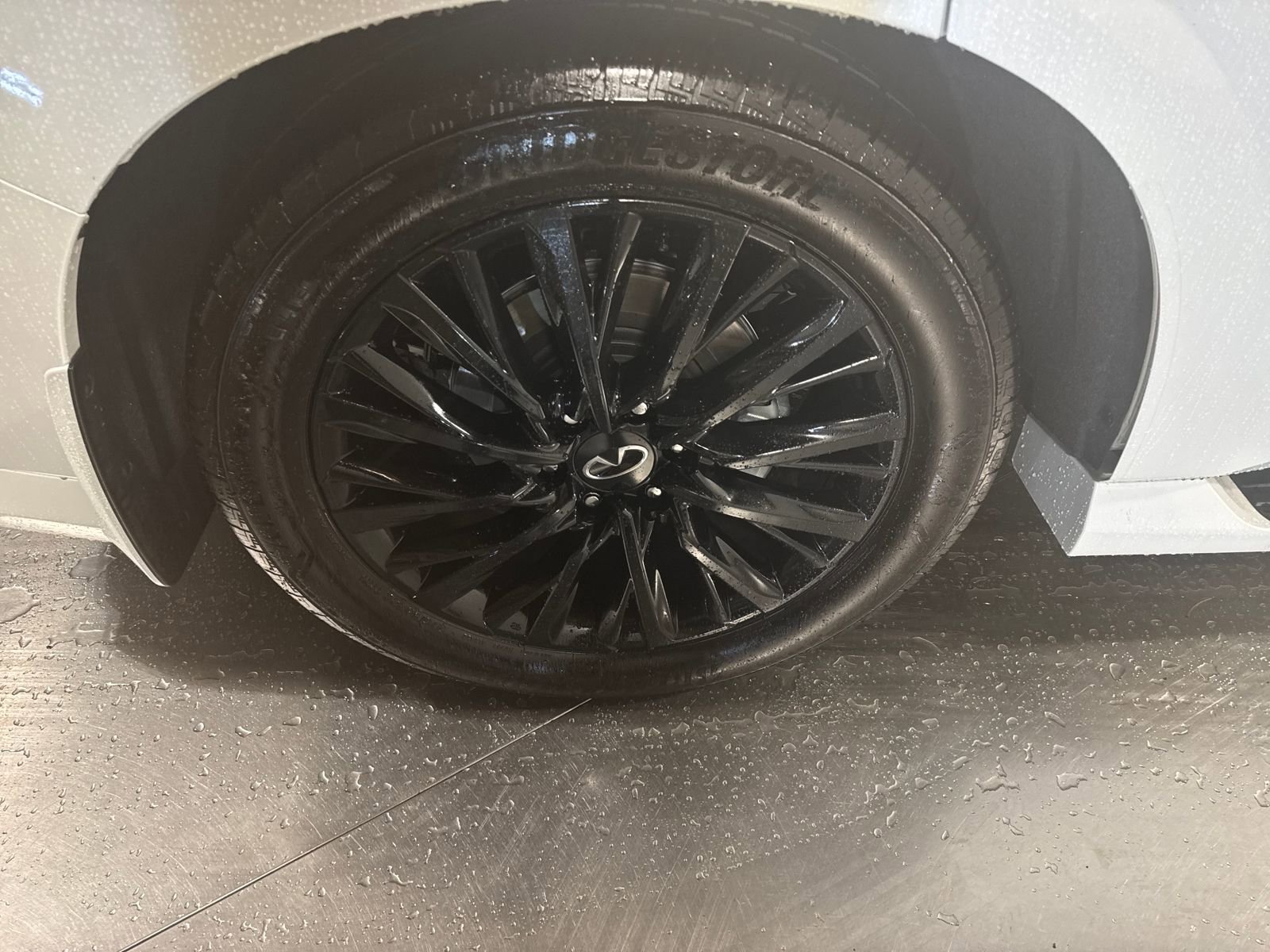 Used 2025 INFINITI QX80 Autograph w/ Premium Cargo Package image 13