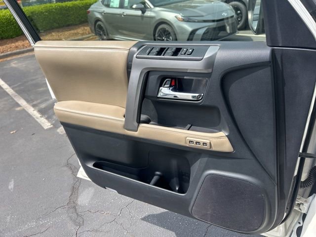 Used 2015 Toyota 4Runner Limited image 26