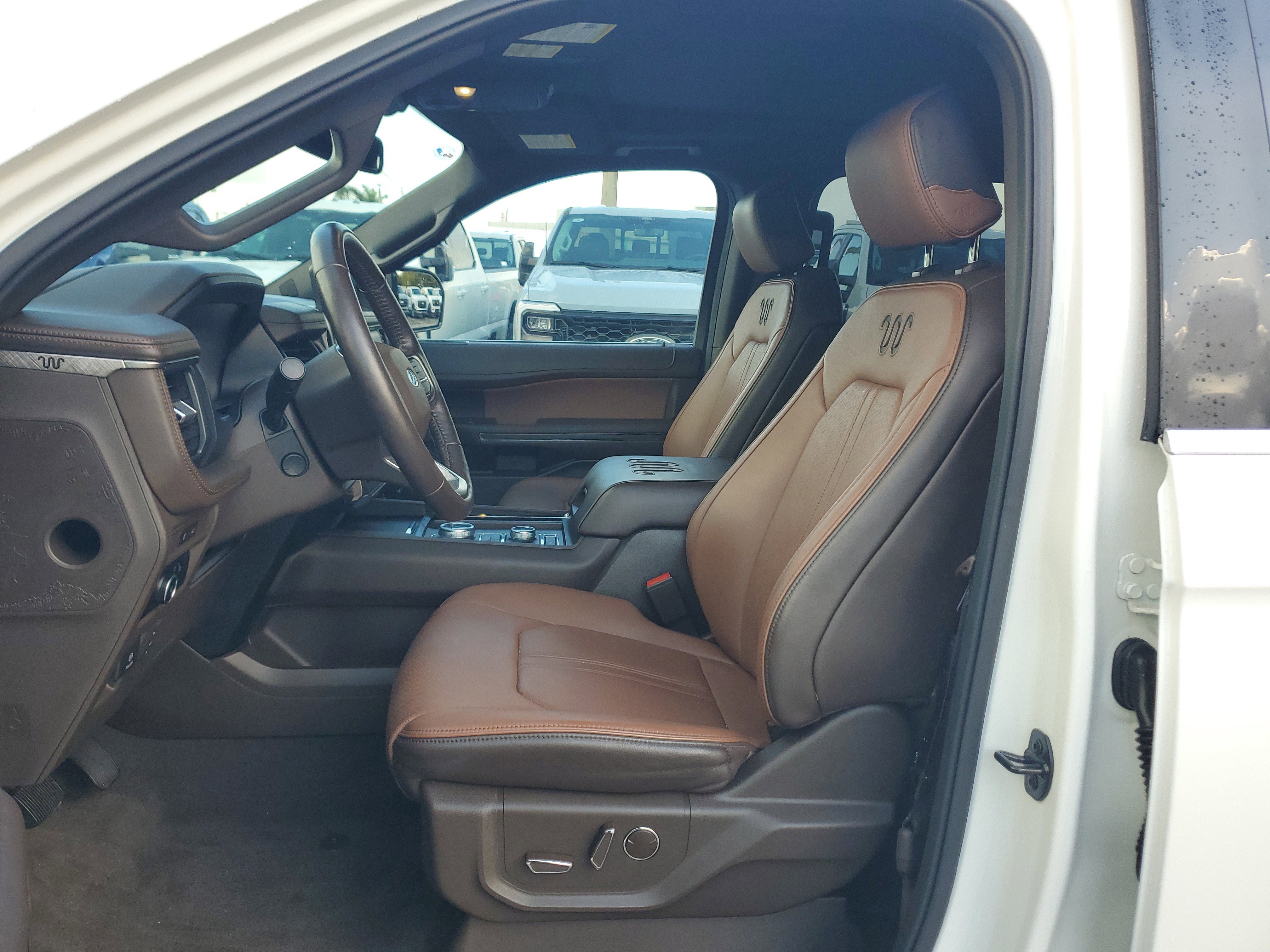 Used 2023 Ford Expedition King Ranch image 11