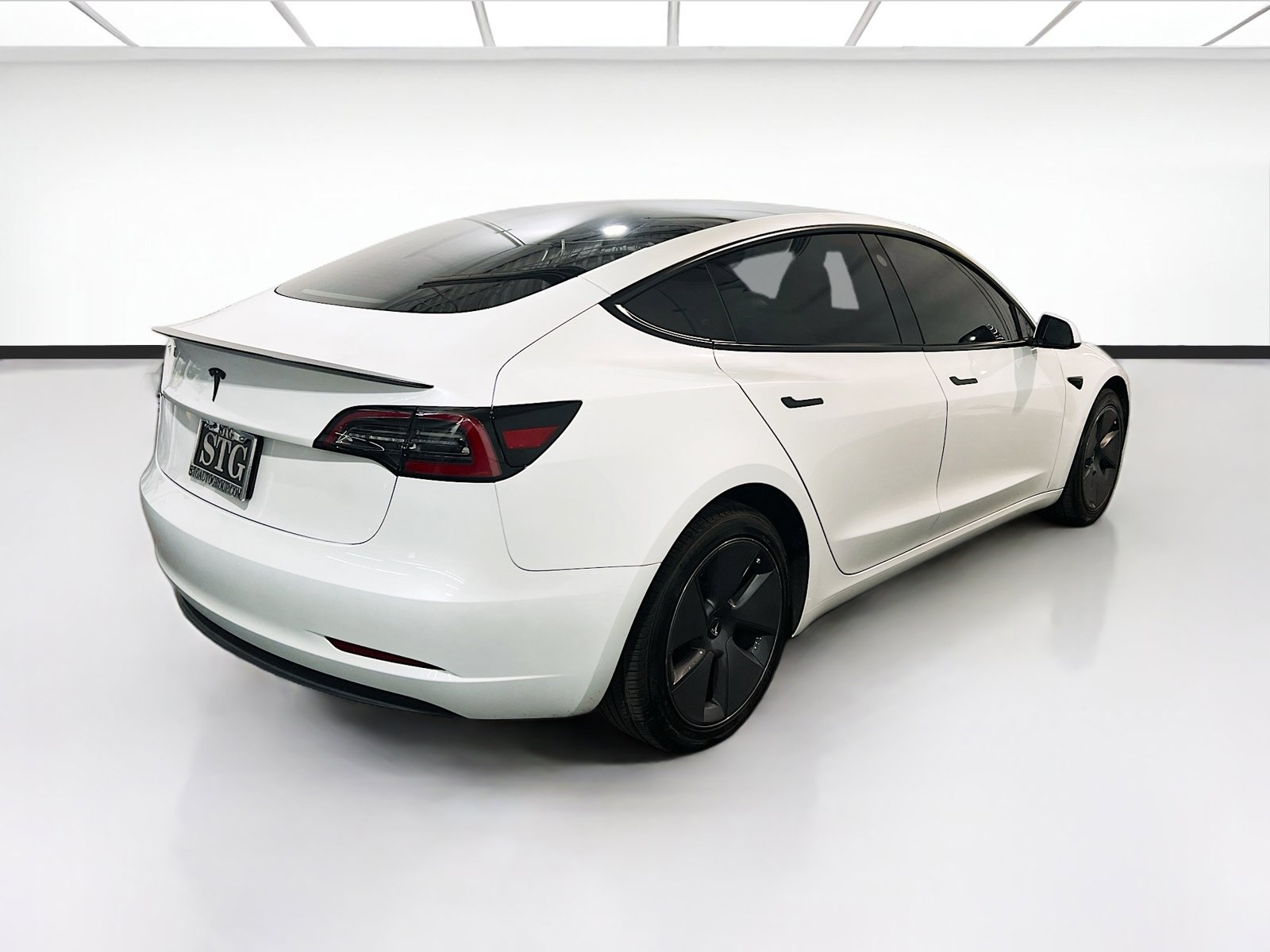 Used 2023 Tesla Model 3 Standard Range RWD image 4