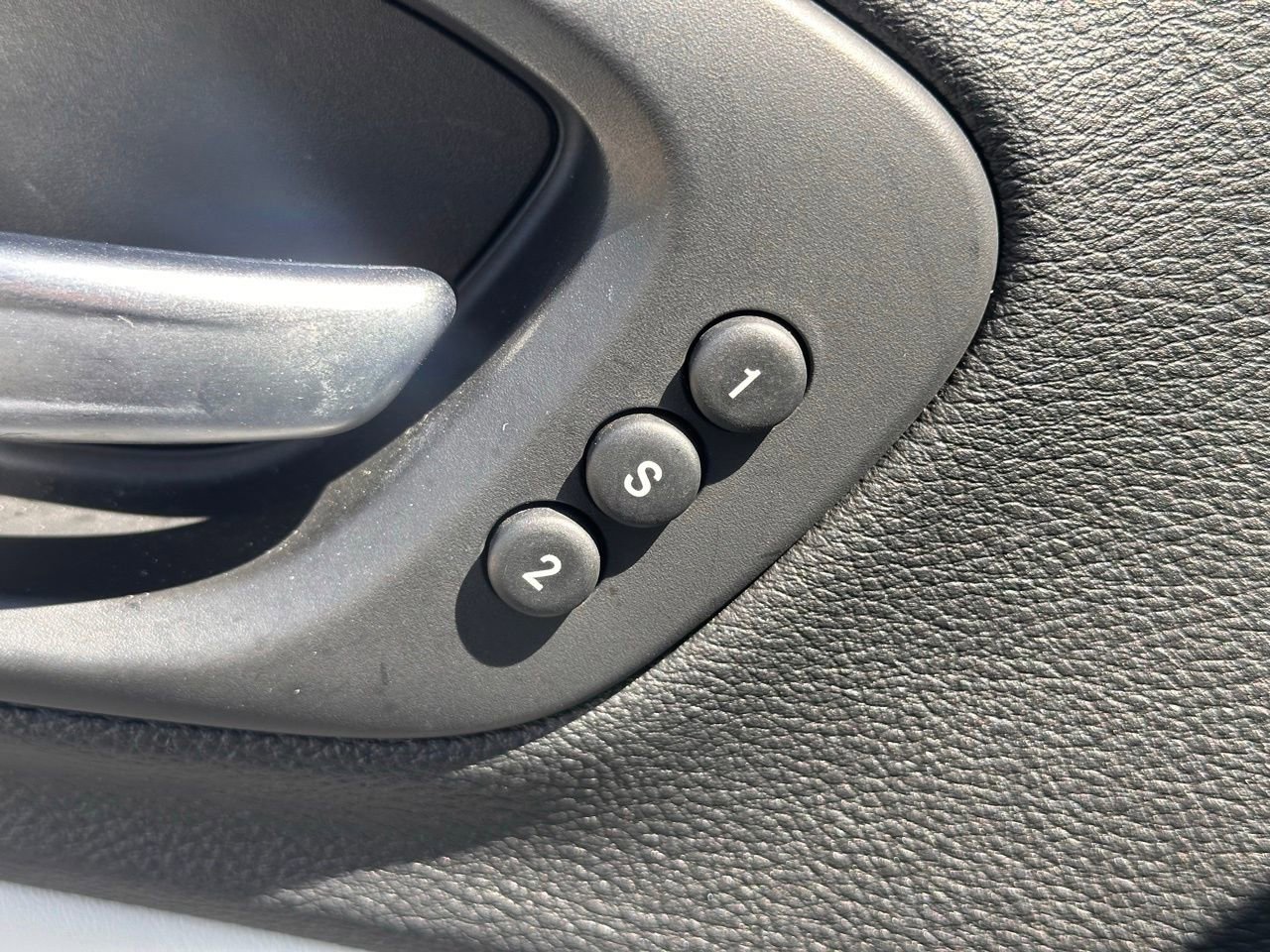 Used 2020 Jeep Cherokee Limited w/ Technology Group image 25