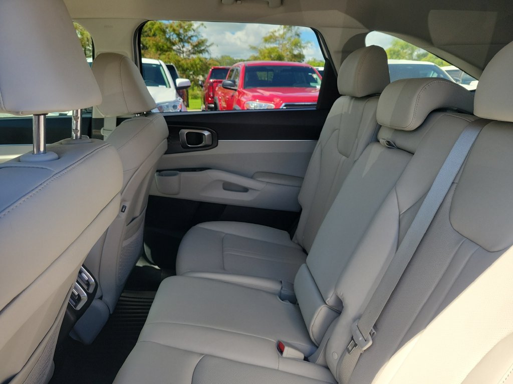 Certified 2022 Kia Sorento S FWD image 25