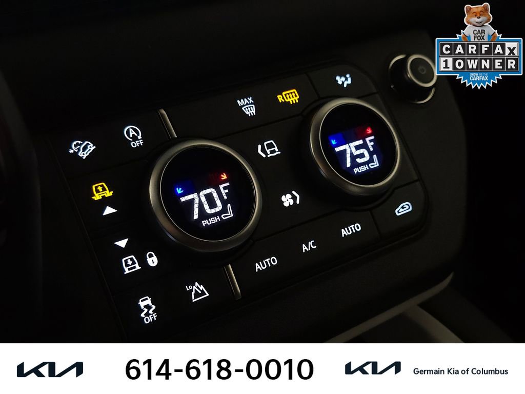 Used 2025 Land Rover Defender 110 X-Dynamic SE image 31