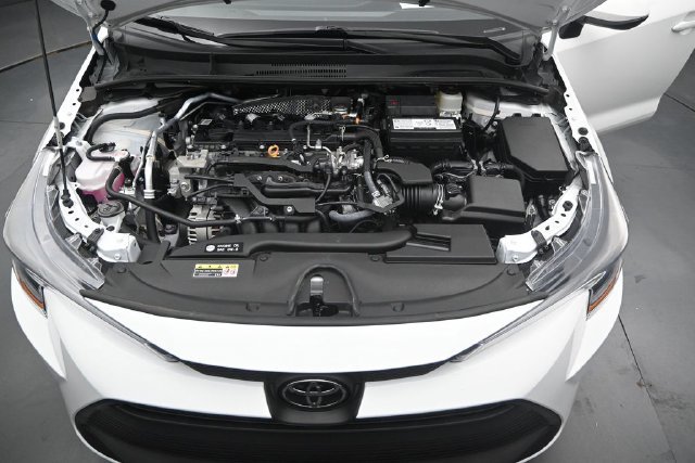 Used 2025 Toyota Corolla LE FWD image 18