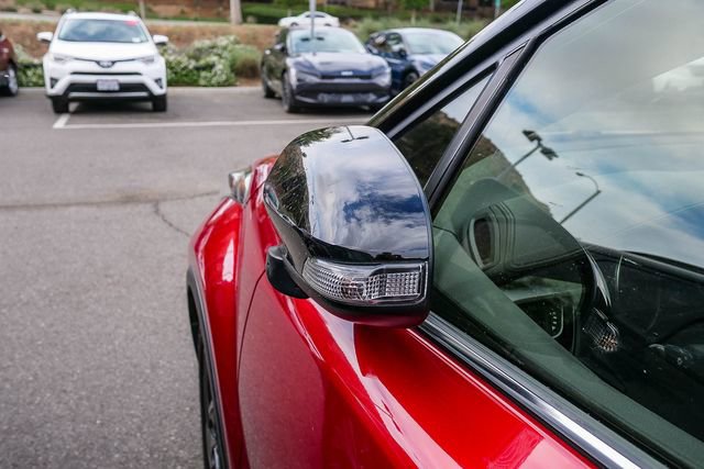 Used 2021 Toyota C-HR Limited image 9