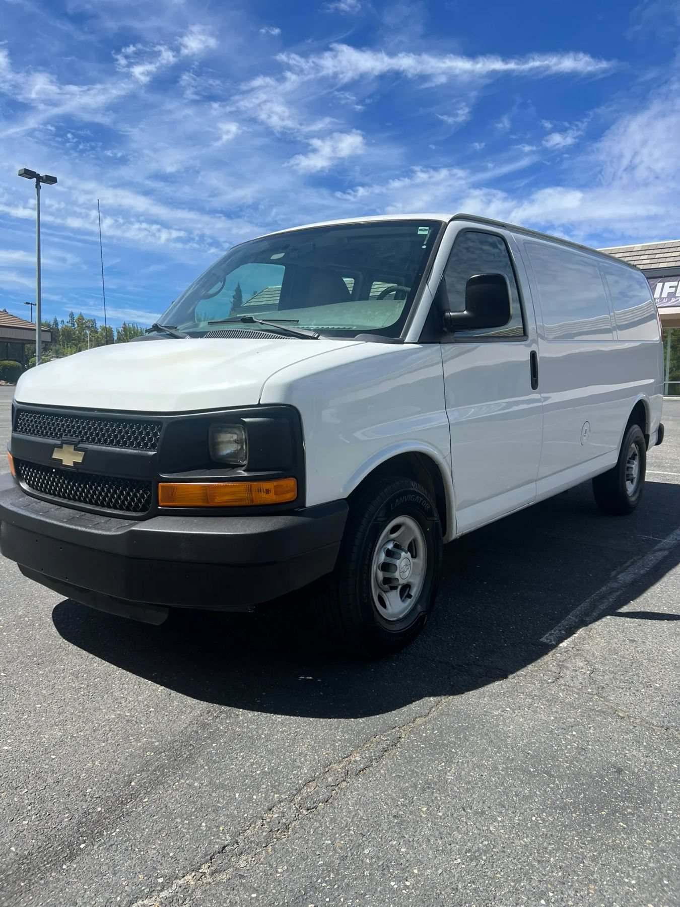 Used 2015 Chevrolet Express 2500 RWD image 9